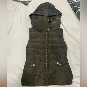 Moncler puffer vest size 2 brown Color